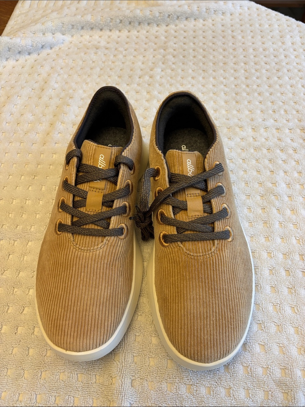 Allbirds Runner 2, corduroy, US size 9
New
